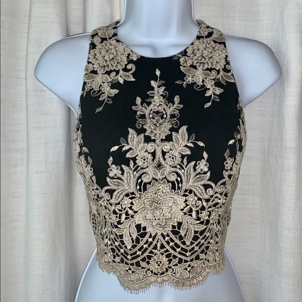 ALICE + OLÍVIA Cream Lace And Black Sleeveless Blouse Vest NWOT